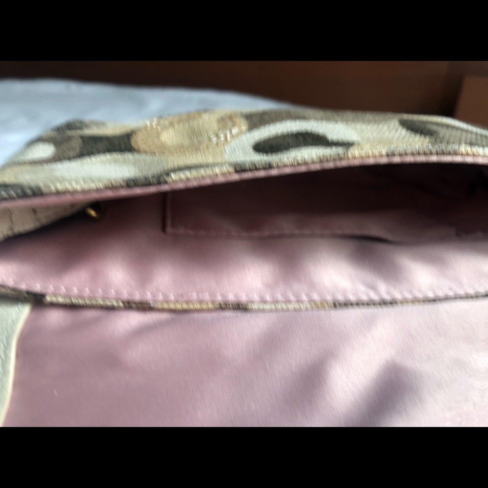 Coach - Picture 6 of 6